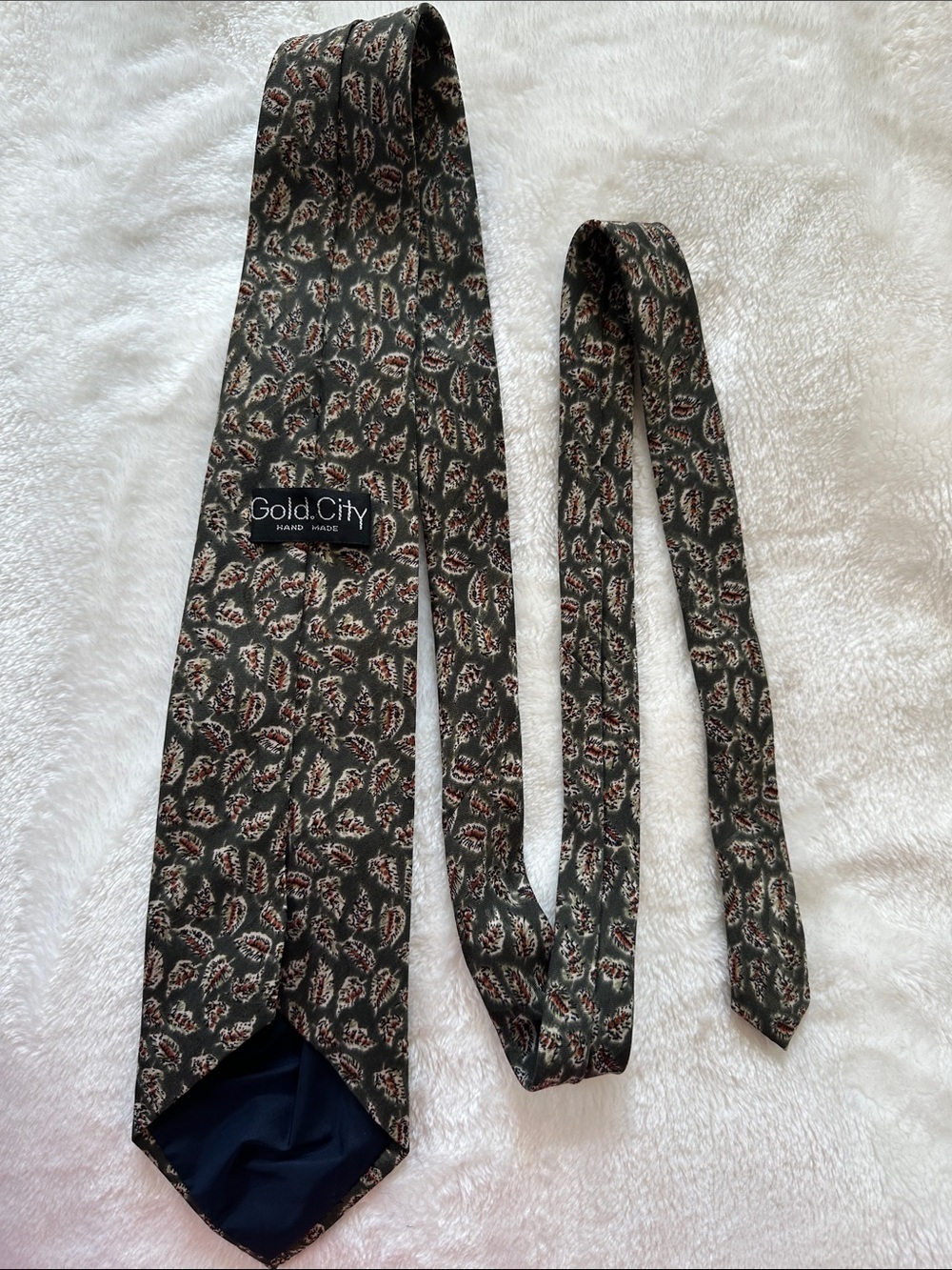 GOLD CITY Olive Green & Taupe Leaf Patterned Hand Made Silk Tie Quality Classic